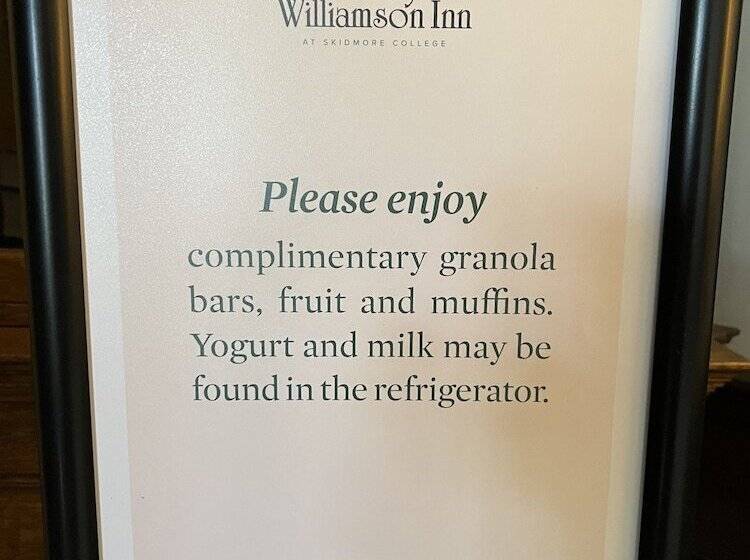 פנסיון Surrey Williamson Inn