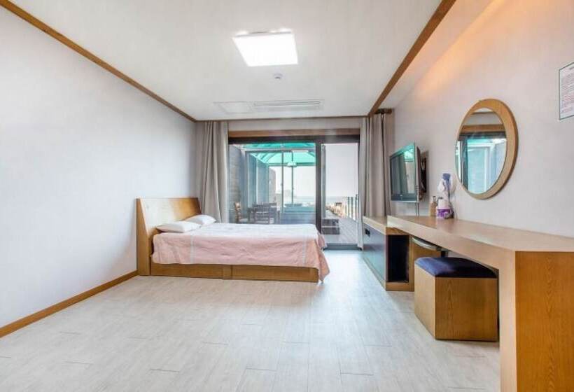 פנסיון Taean Jajaknamu Resort