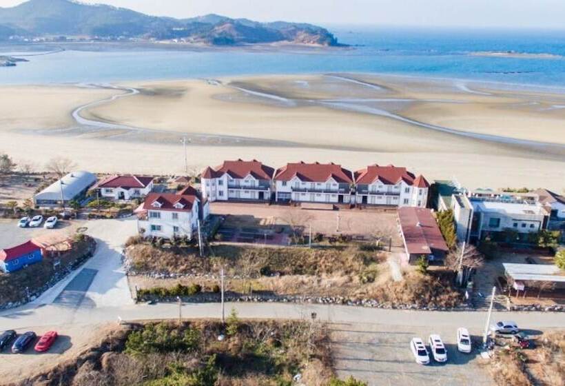 פנסיון Taean Jajaknamu Resort