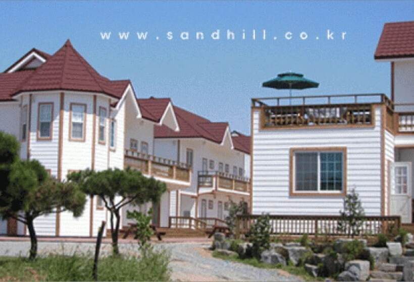 Pensione Taean Sand Hill Resort