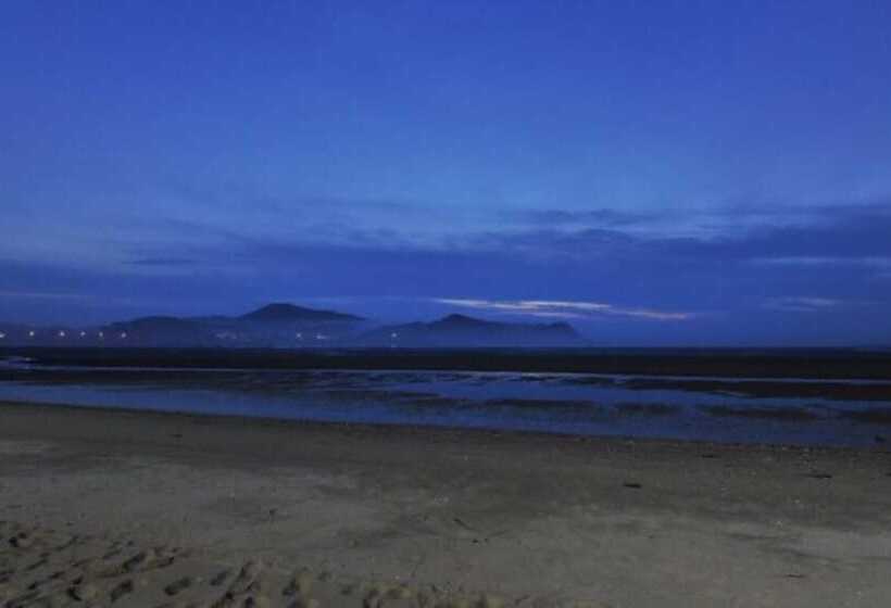 Pensione Taean Sand Hill Resort