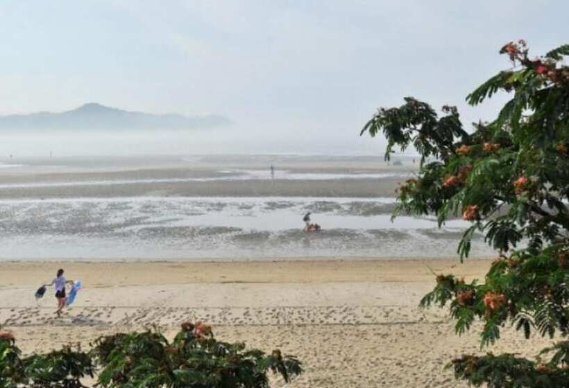 Pensione Taean Sand Hill Resort