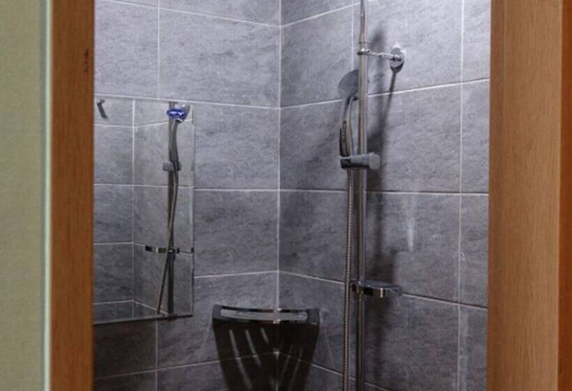 بنسيون Yangyang Mokusurf