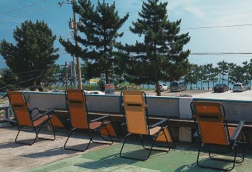 بنسيون Yangyang Mokusurf