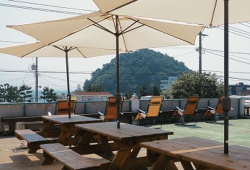 بنسيون Yangyang Mokusurf