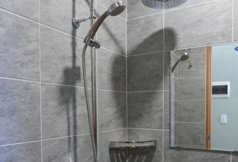 بنسيون Yangyang Mokusurf