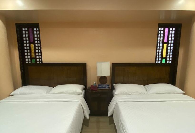 בית מלון כפרי Pier Uno Dive Resort