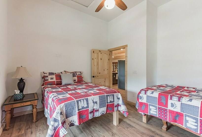 Pine Cabin With Sweeping Views! Private, Peaceful Getaway! Fun For Family! By Redawning