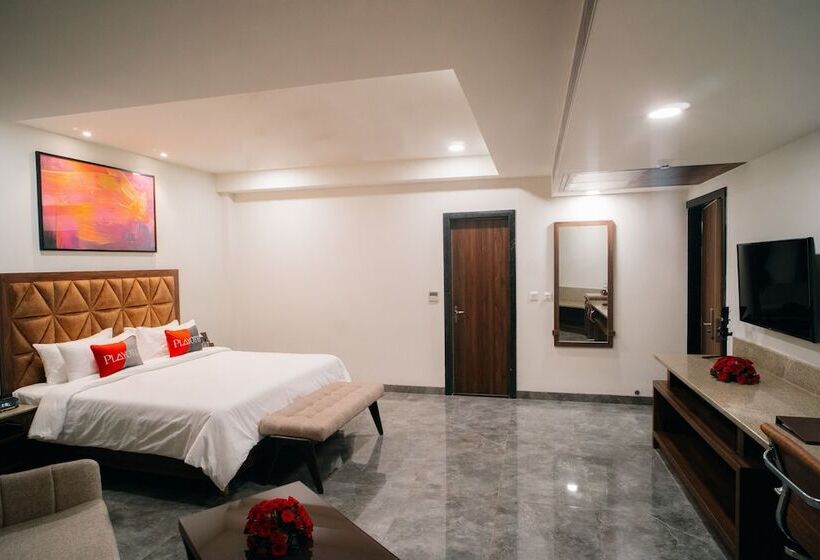 Playotel Premier Guna