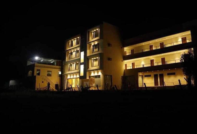 Курорт 777, Pushkar