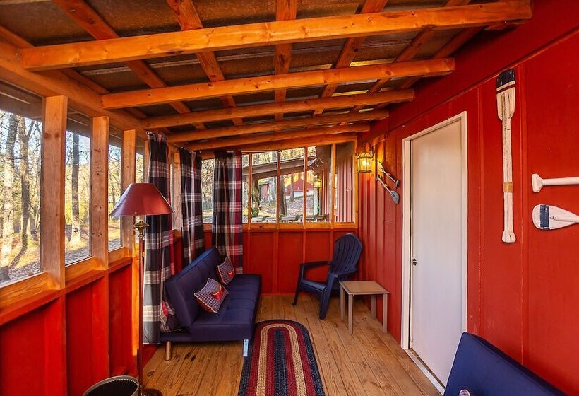 Sasquatch Cabin