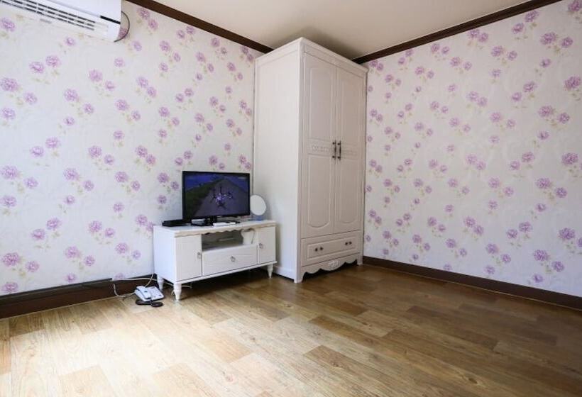 Seongju Gaya Hwangto Pension