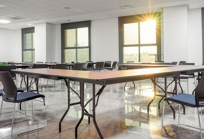 Star Land Hotel Bastos