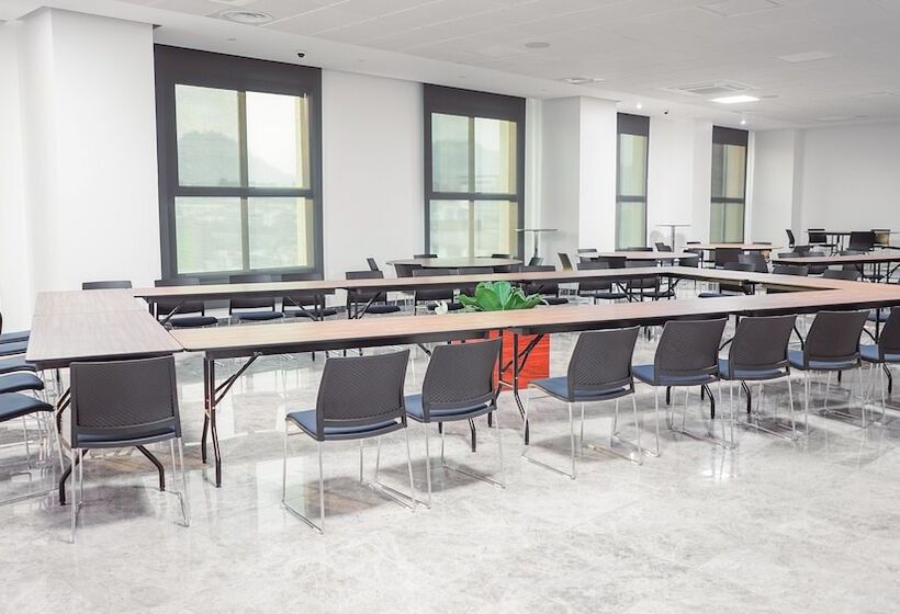 Star Land Hotel Bastos