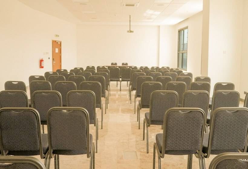 Star Land Hotel Bastos