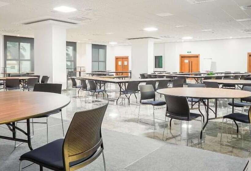 Star Land Hotel Bastos