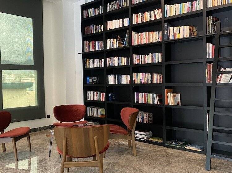 Star Land Hotel Bastos