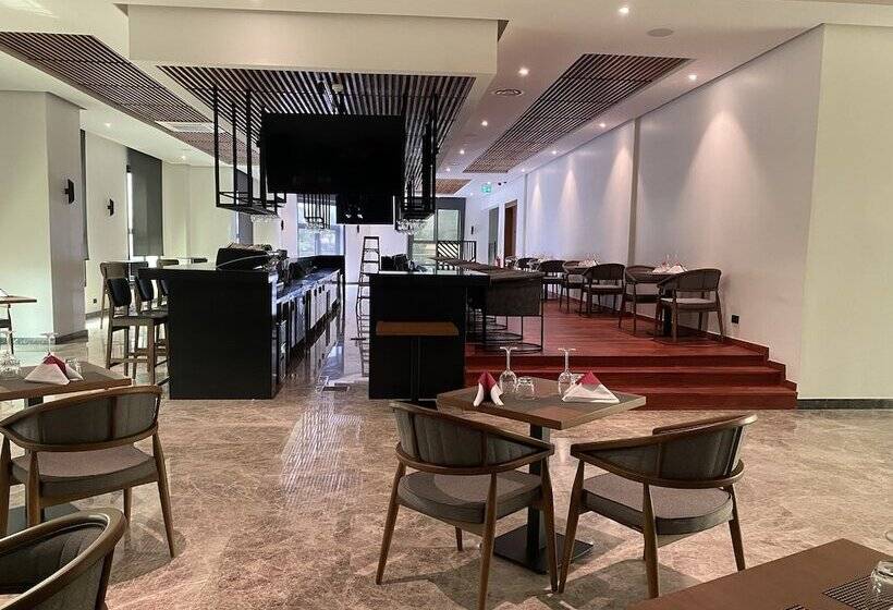 Star Land Hotel Bastos