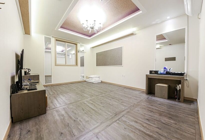 Suncheon Jeongwon Motel
