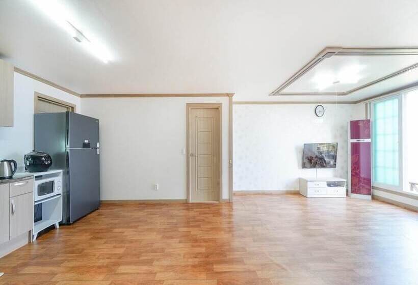 Suncheon Jeonmangjoeungot Pension