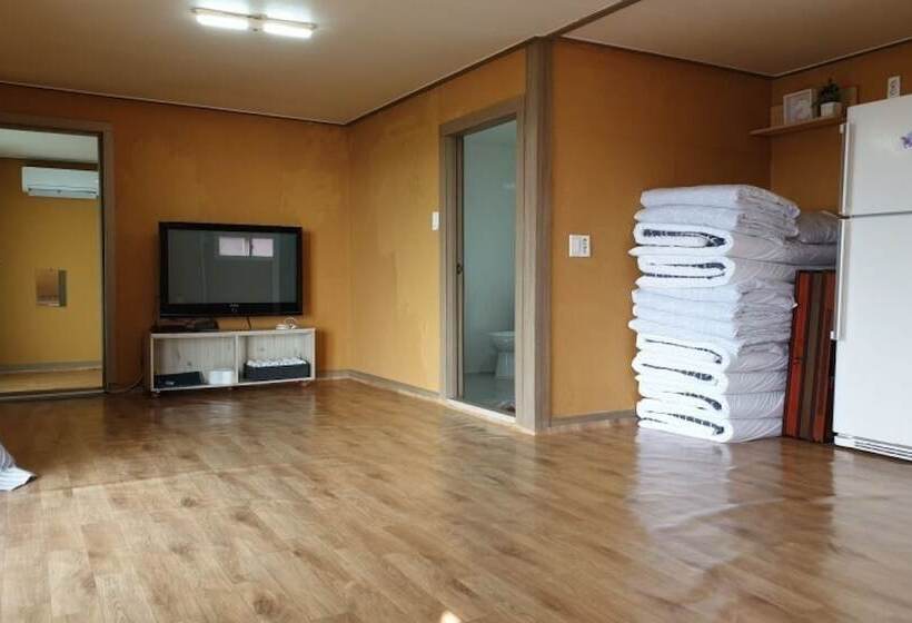 Taean Solbitbada Pension