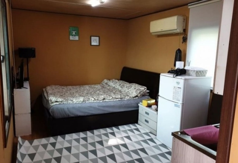 Taean Solbitbada Pension