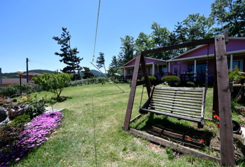 Taean Solbitbada Pension