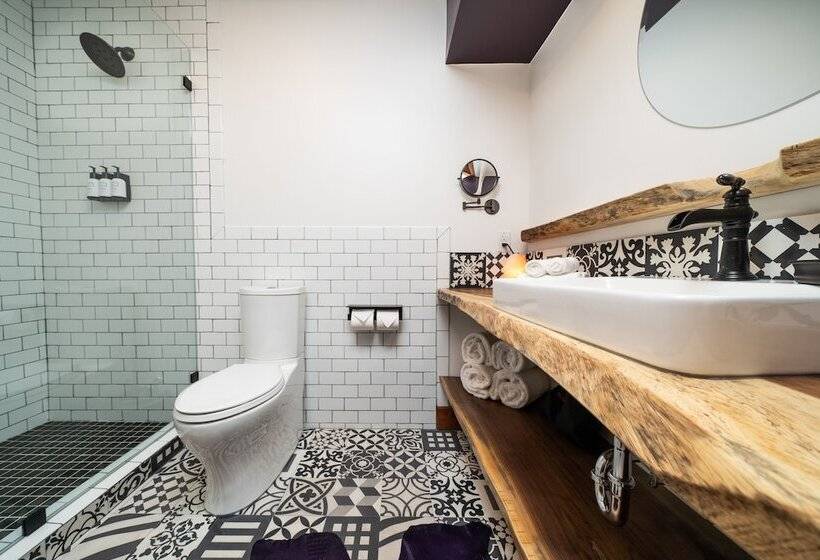 The Horton Hotel And Rooftop Lounge