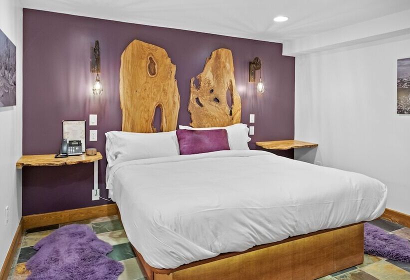 The Horton Hotel And Rooftop Lounge