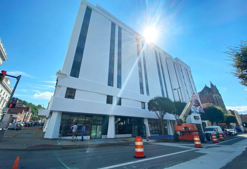 The Mclure Hotel And Conference Center