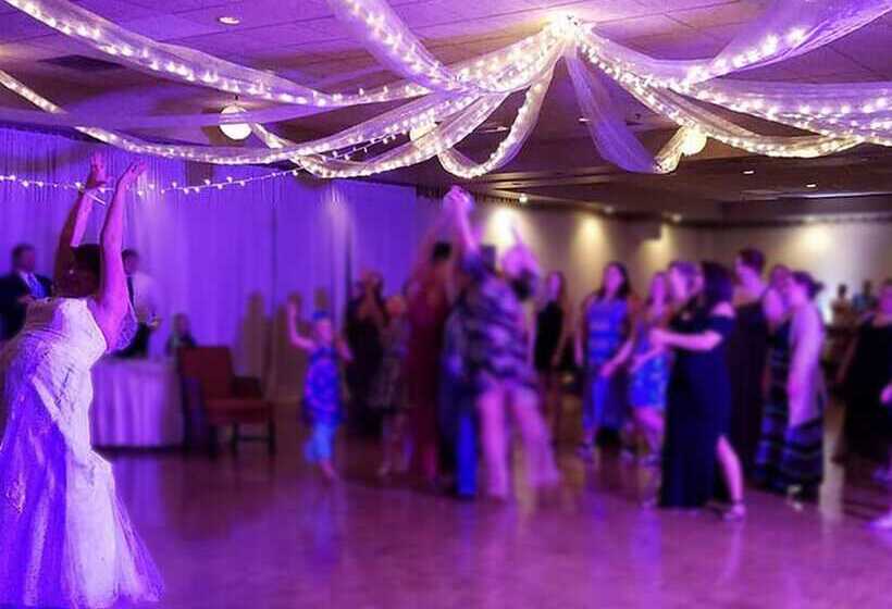 The Mclure Hotel And Conference Center