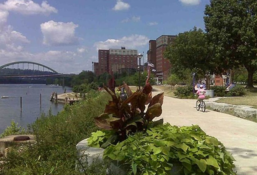 The Mclure Hotel And Conference Center