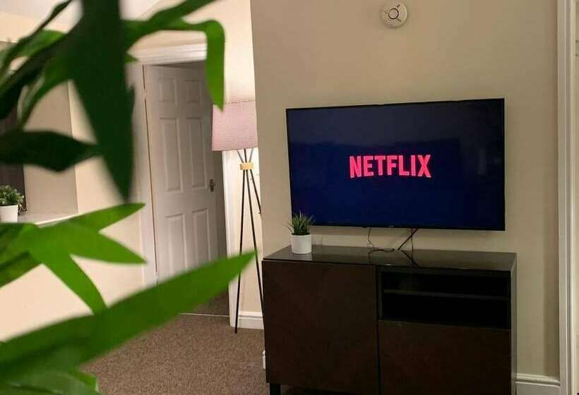 The Old Forge 5 Minutes Away From Motorway