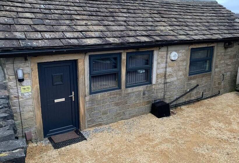 The Old Forge 5 Minutes Away From Motorway