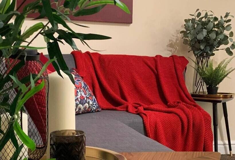 The Old Forge 5 Minutes Away From Motorway