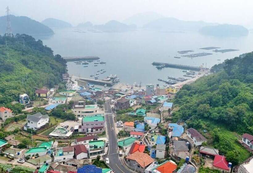 Tongyeong Chuckpo Sunshine Pension