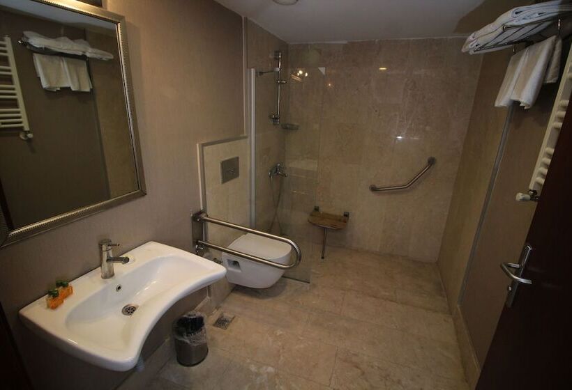 Vali Erdogan Konuk Evi Hitit Otel