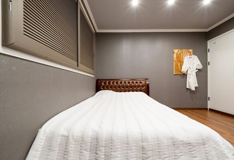 Yanggu Samhojang Motel