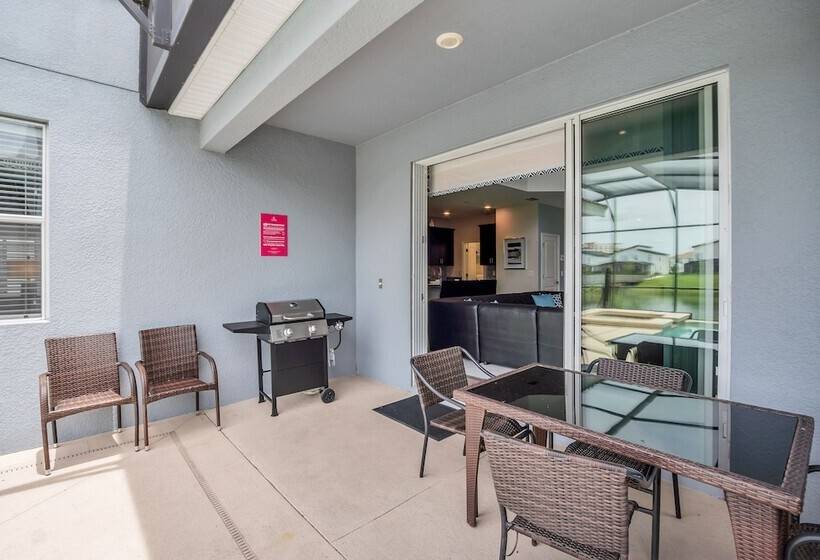 Lakeview Home W/ Private Pool & Free Water Park!