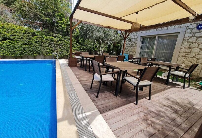 Alaçatı Otel Rebetiko