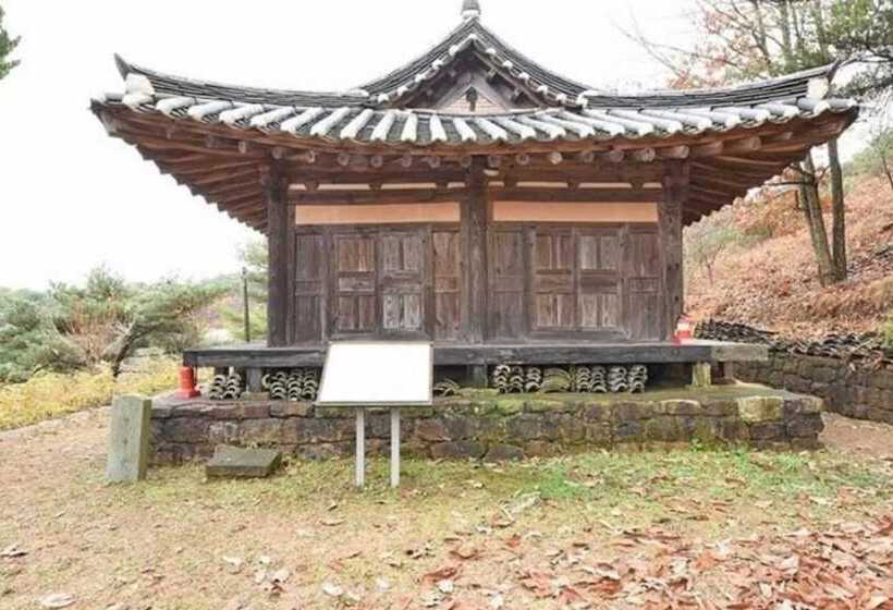 Andong Jeongjaejongtaek Hanok Pension
