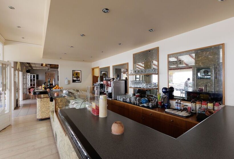 Aphrodite Beachfront Hotel By Konnect, Roda