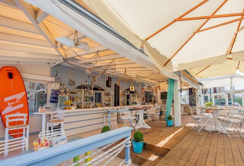 Aphrodite Beachfront Hotel By Konnect, Roda