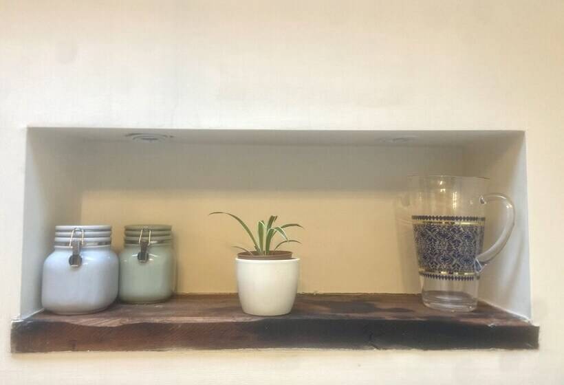 Cozy Cabin Retreat In Gloucestershire