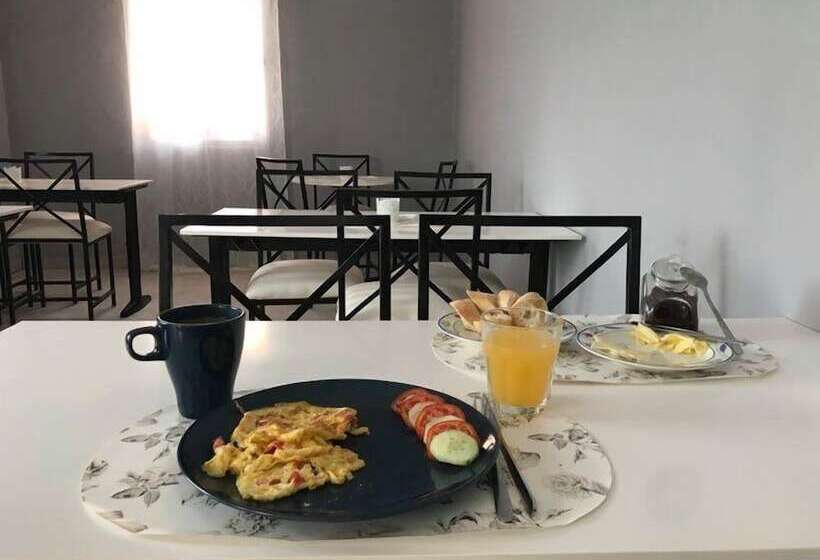 تختخواب و صبحانه Blue Residence