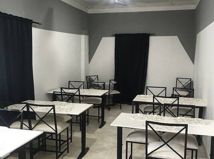 تختخواب و صبحانه Blue Residence