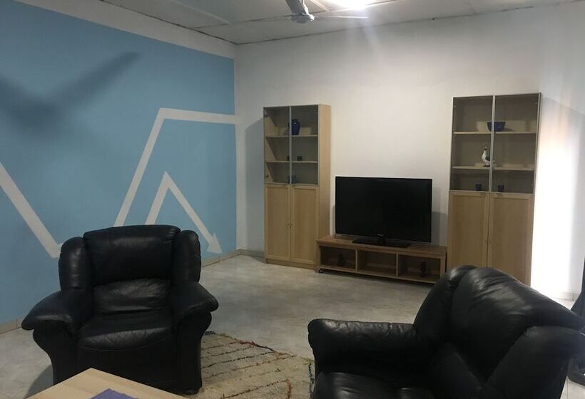 تختخواب و صبحانه Blue Residence