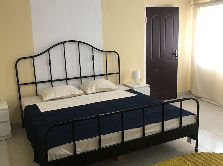 تختخواب و صبحانه Blue Residence