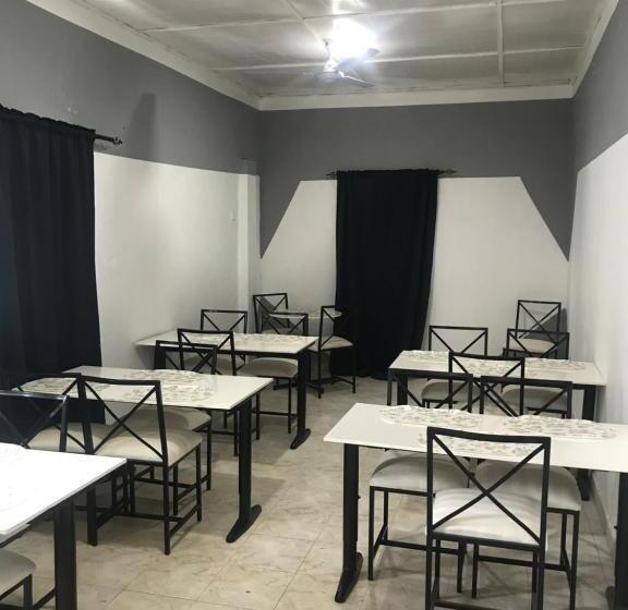 تختخواب و صبحانه Blue Residence