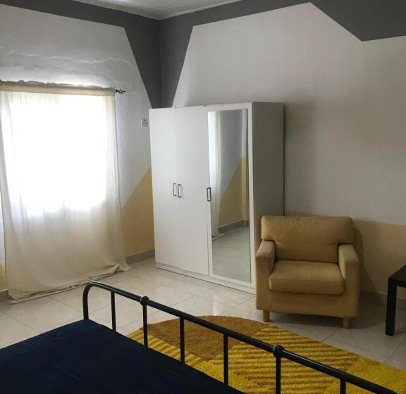 تختخواب و صبحانه Blue Residence